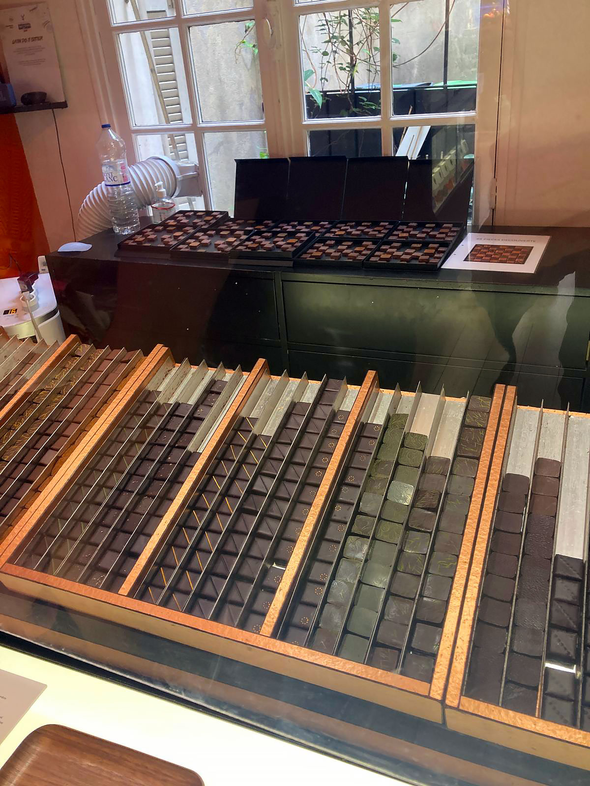 Chocolate and croissant tasting in the Marais, Paris
